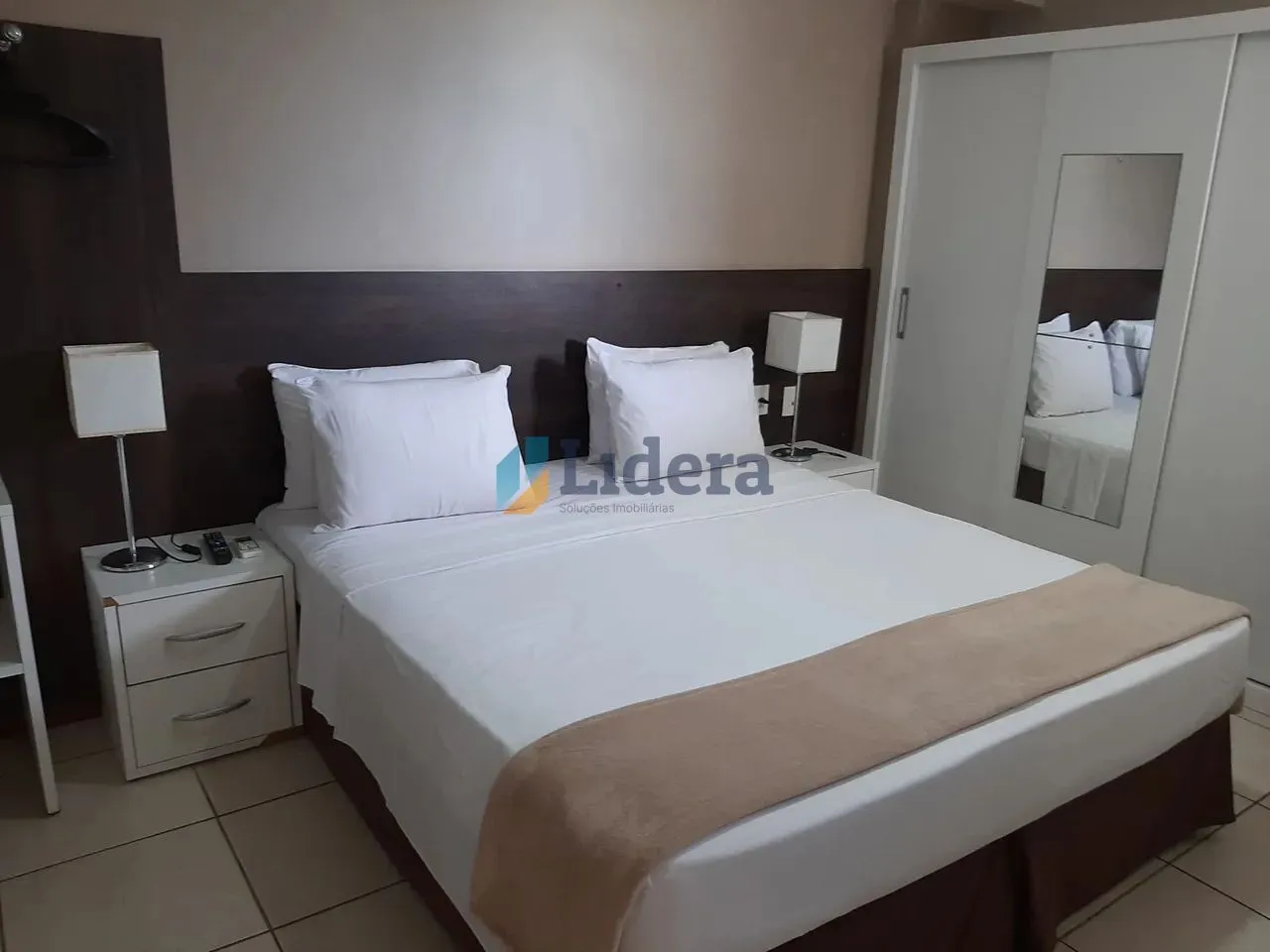 1-bedroom apartment with en-suite bathroom and A/C — photo 3
