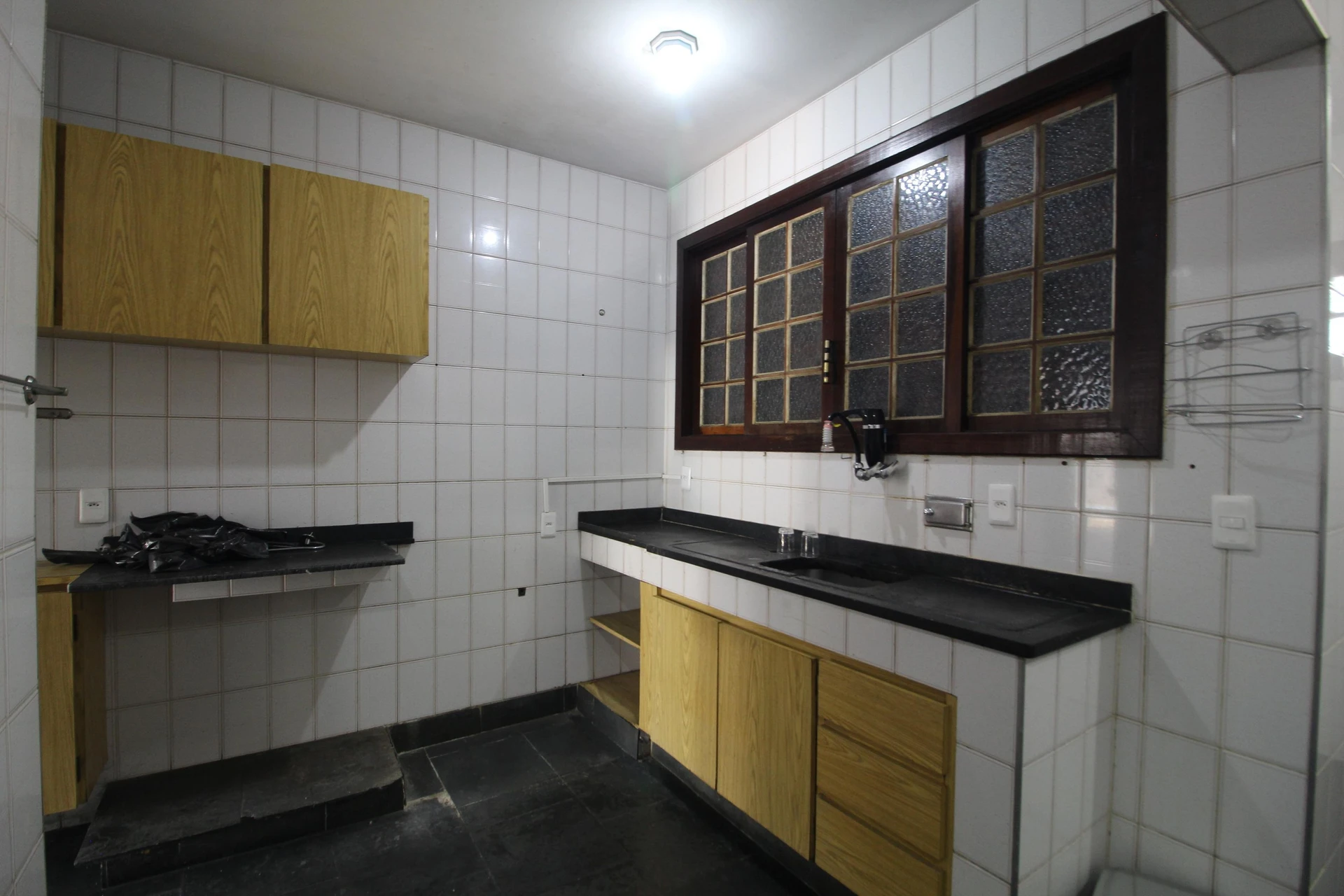 4-bedroom house with a bathtub in Rio de Janeiro — photo 24