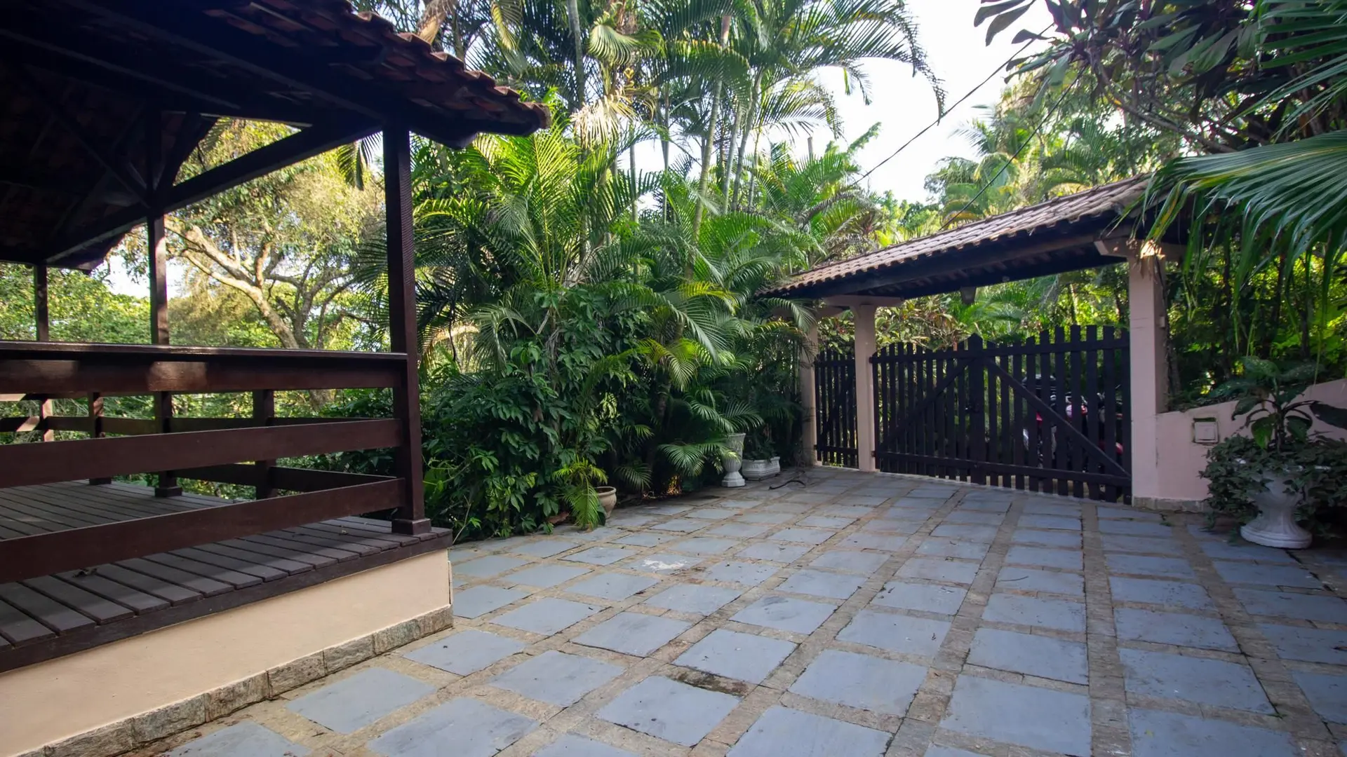 Casa com 4 quartos e 4 banheiros, com 3 vagas — photo 36