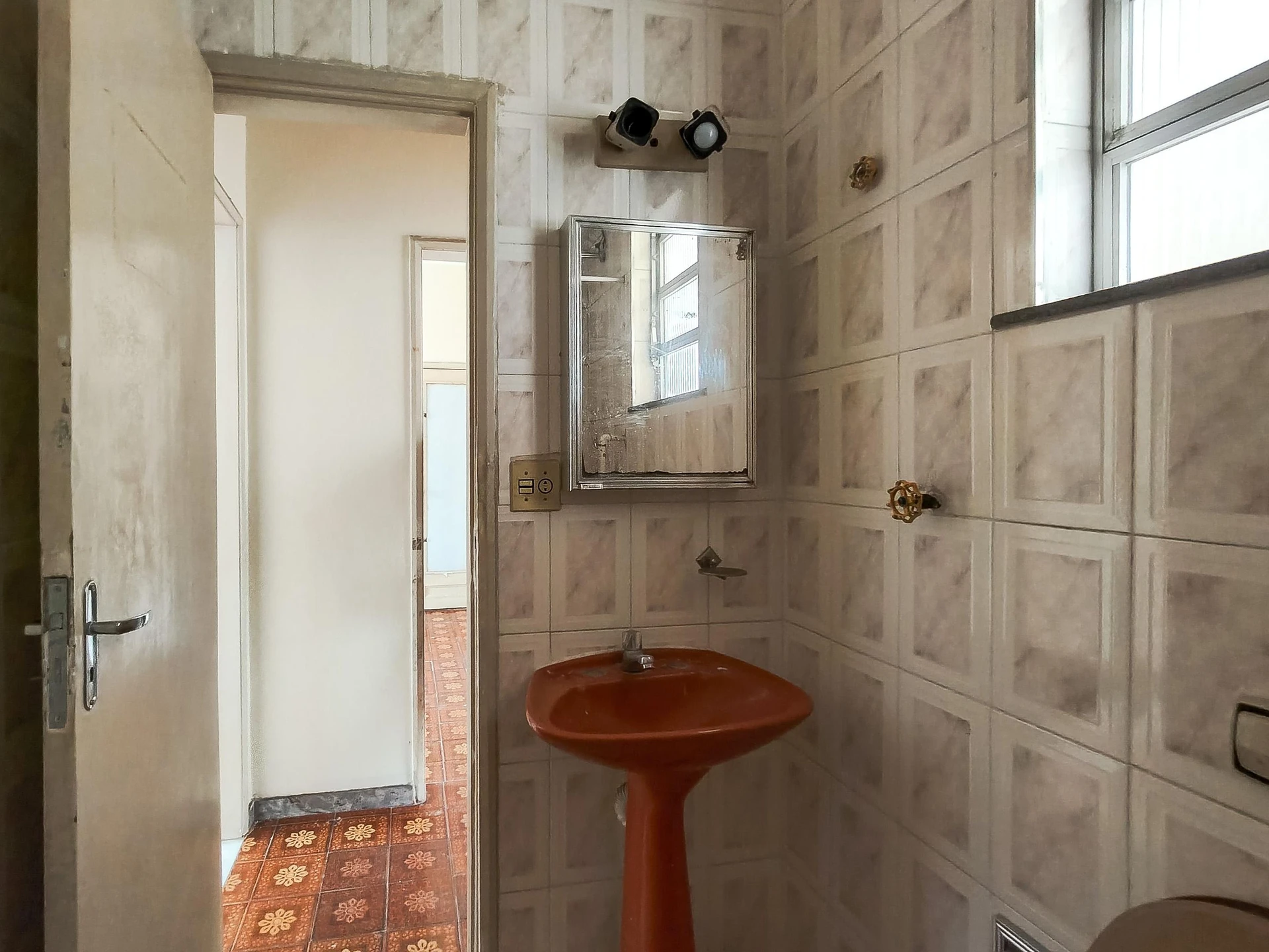 Rental apartment with 2 bedrooms and 2 bathrooms — photo 30