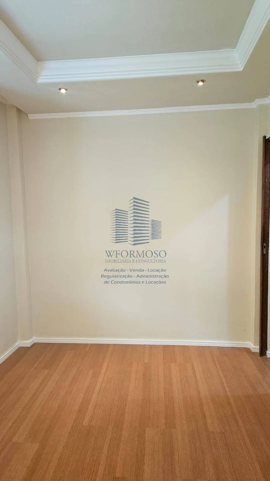 Apartment on the 2nd floor with wood or laminate floors — photo 3