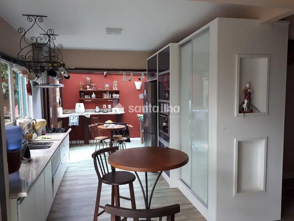 Casa com 7 quartos e 3 suítes, 450 m² e 2 vagas — photo 7