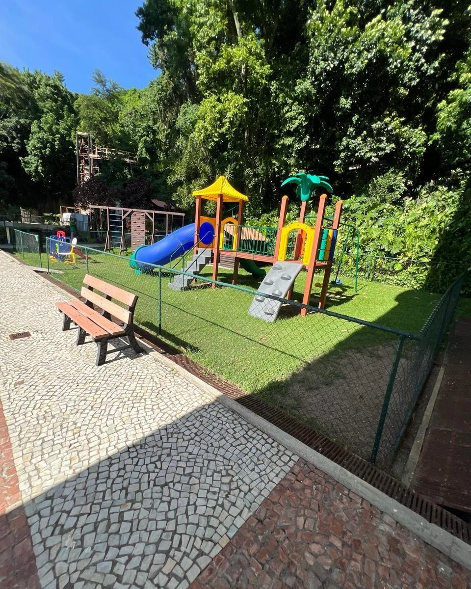 Apartamento de 200 m² com 4 quartos, 4 banheiros e 2 vagas — photo 25