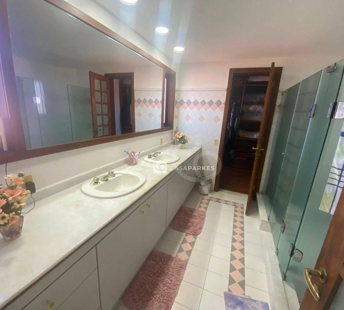Casa com 5 quartos e 5 banheiros, 570 m², cozinha a gás — photo 32