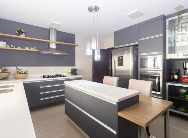House with 3 bedrooms, 5 bathrooms, 350 m² — photo 7