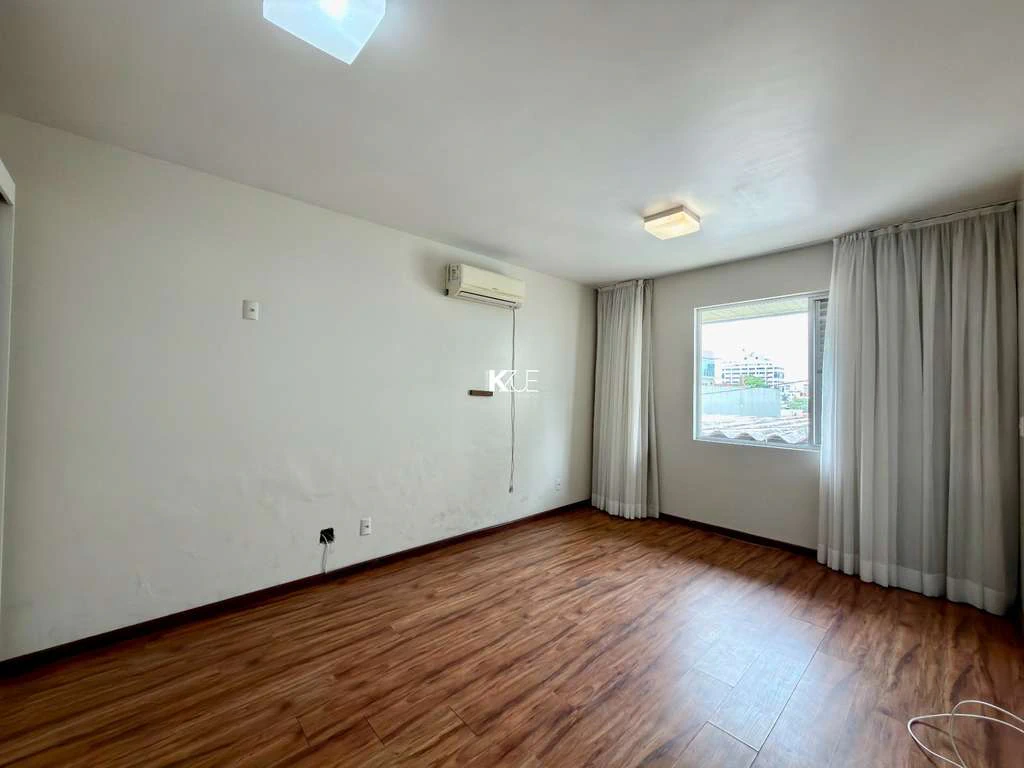 Apartamento com 4 quartos, 4 banheiros e 190 m² — photo 2