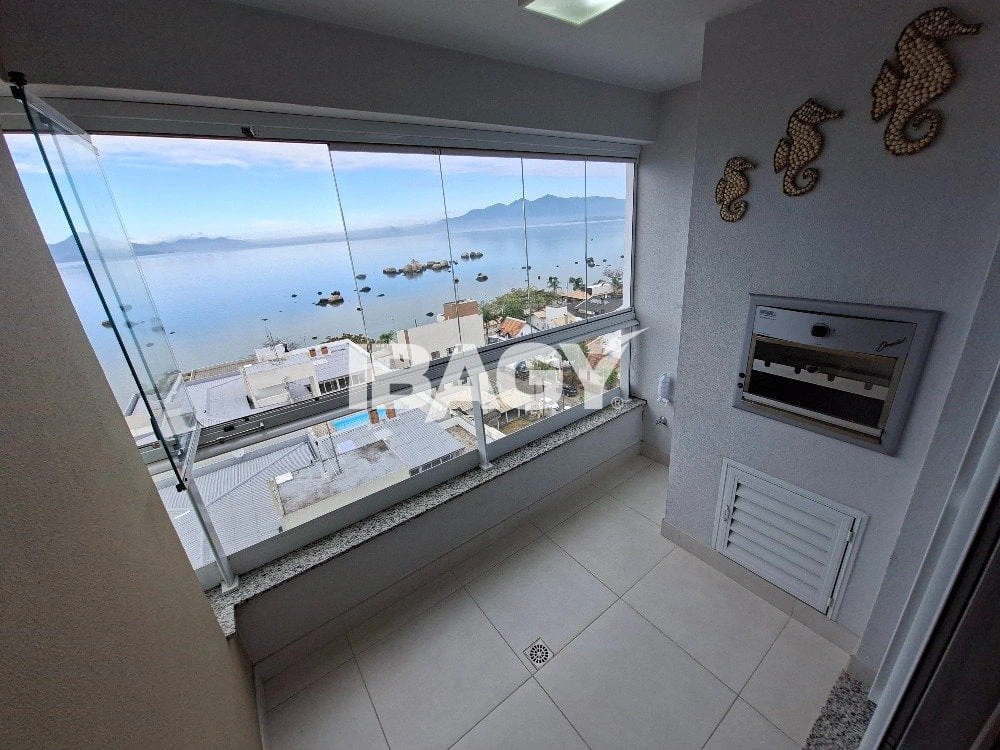 118 m² furnished apartment with private BBQ