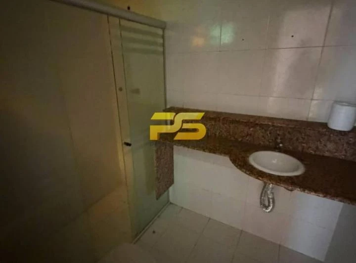 360 m² house with 4 bedrooms and 5 parking spaces — photo 4