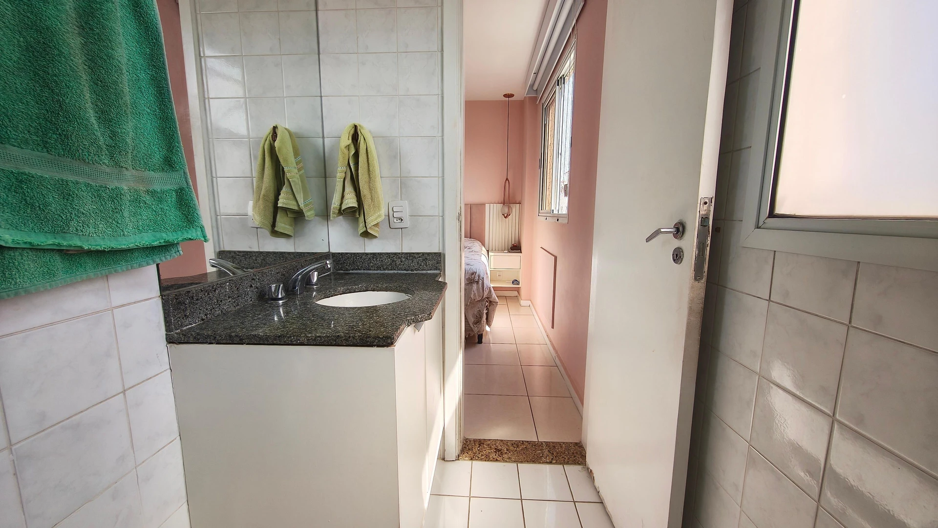 3-bedroom apartment with a mountain view in Rio de Janeiro — photo 13