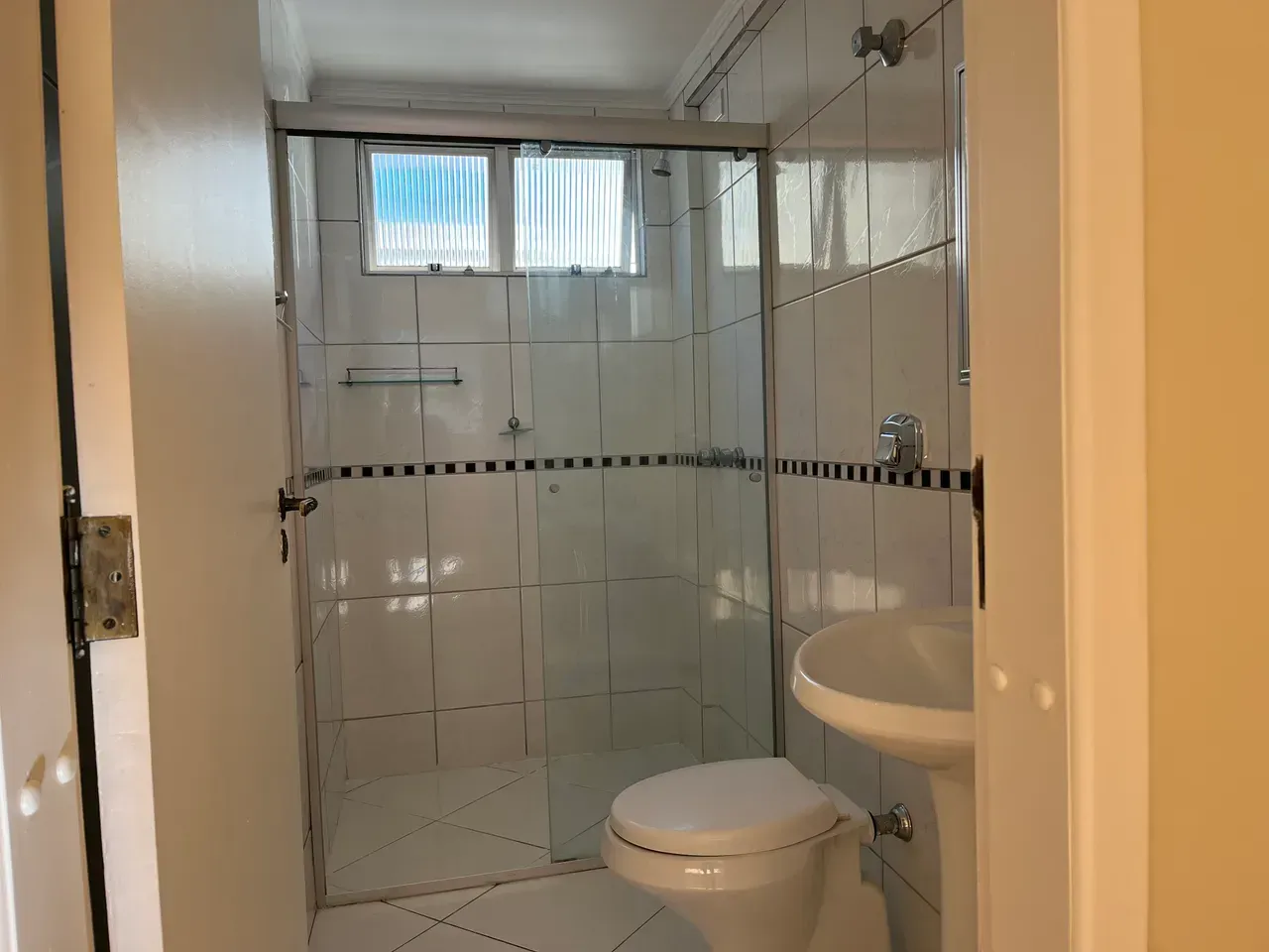 Unfurnished 2-bedroom apartment with parking space — photo 5