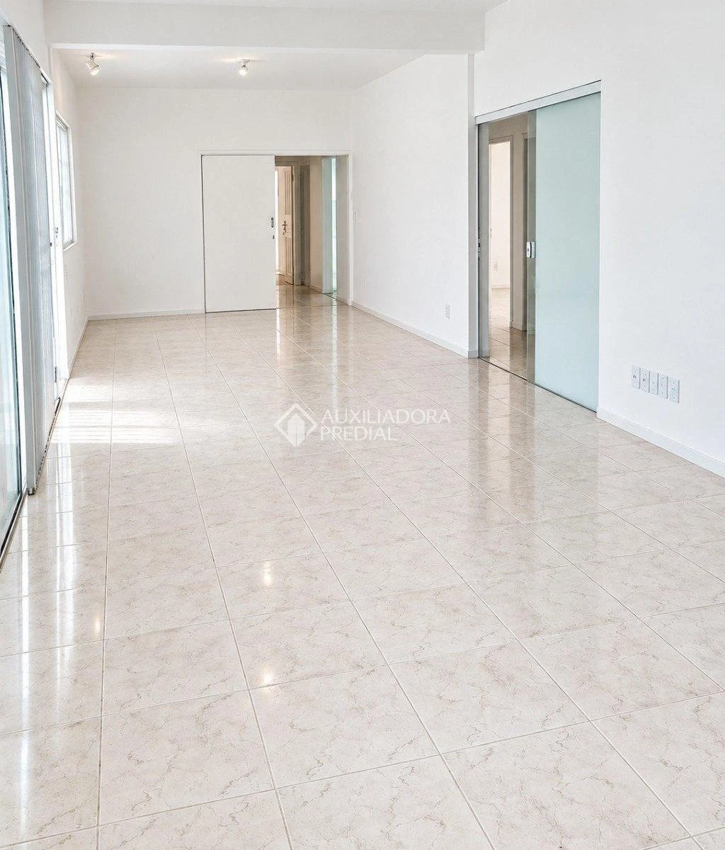 One-bedroom house, 400 m²