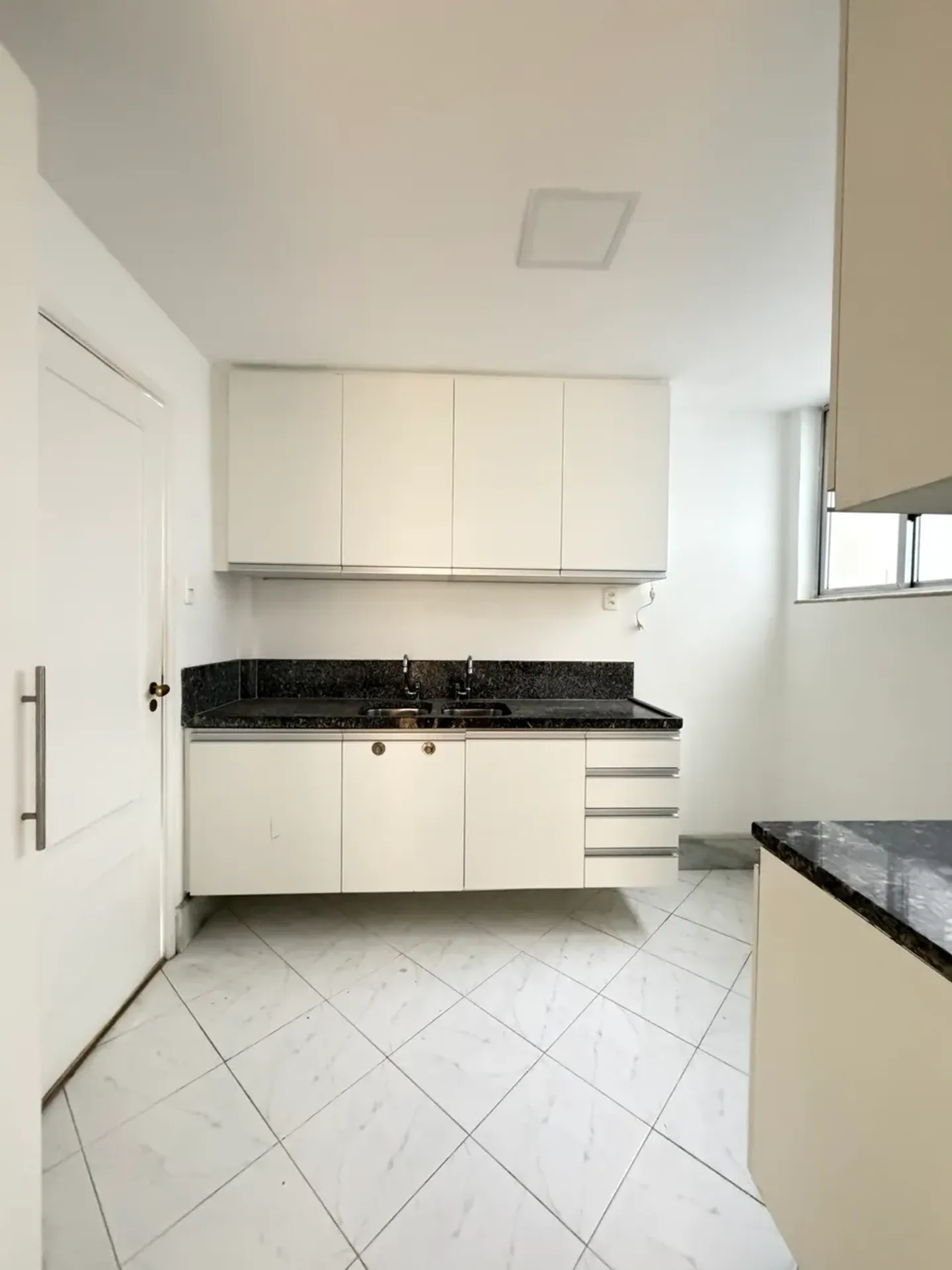 132 m² apartment with 3 bedrooms and 1 parking space — photo 29