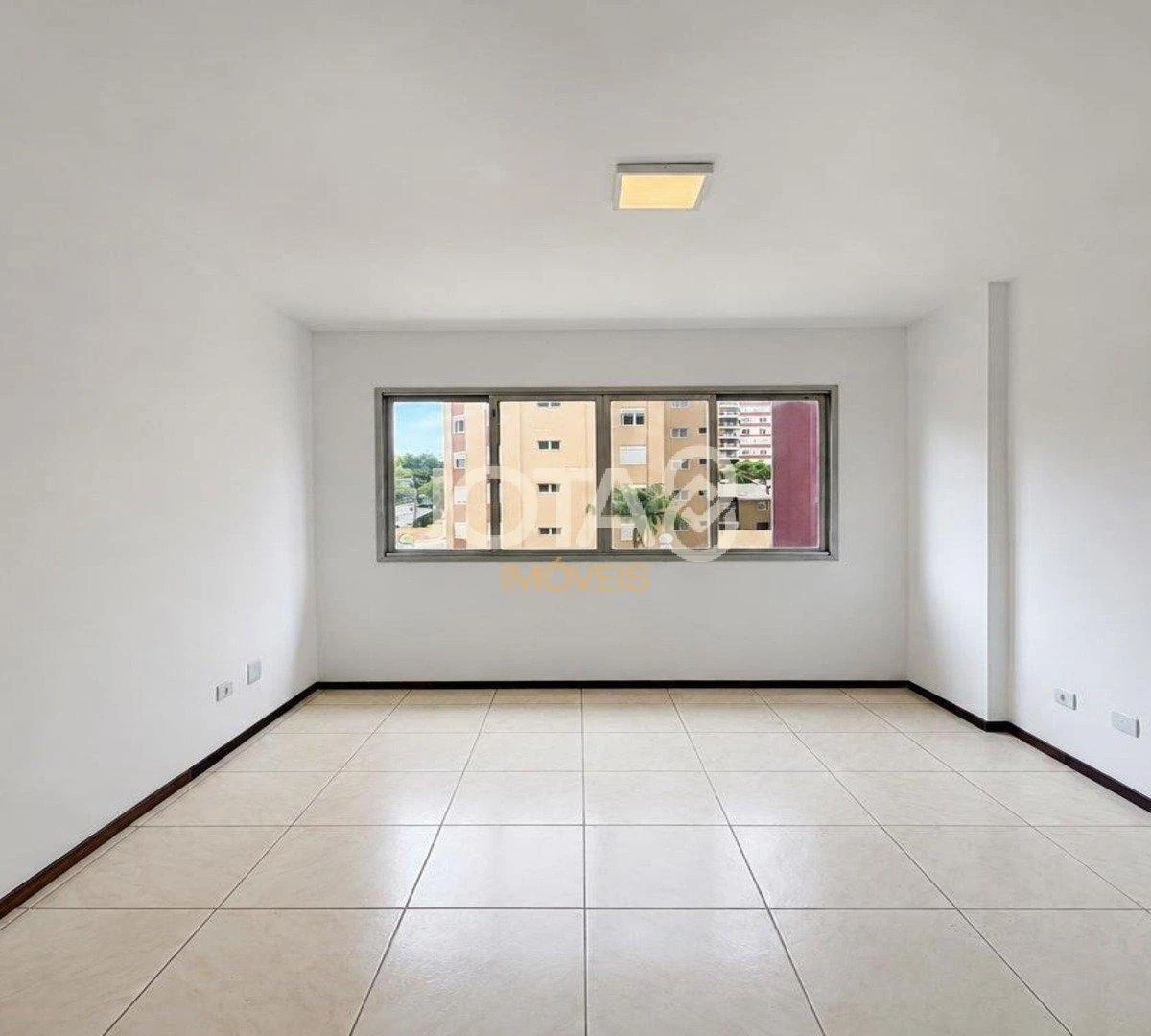 3-bedroom apartment in a building with a gym — photo 7