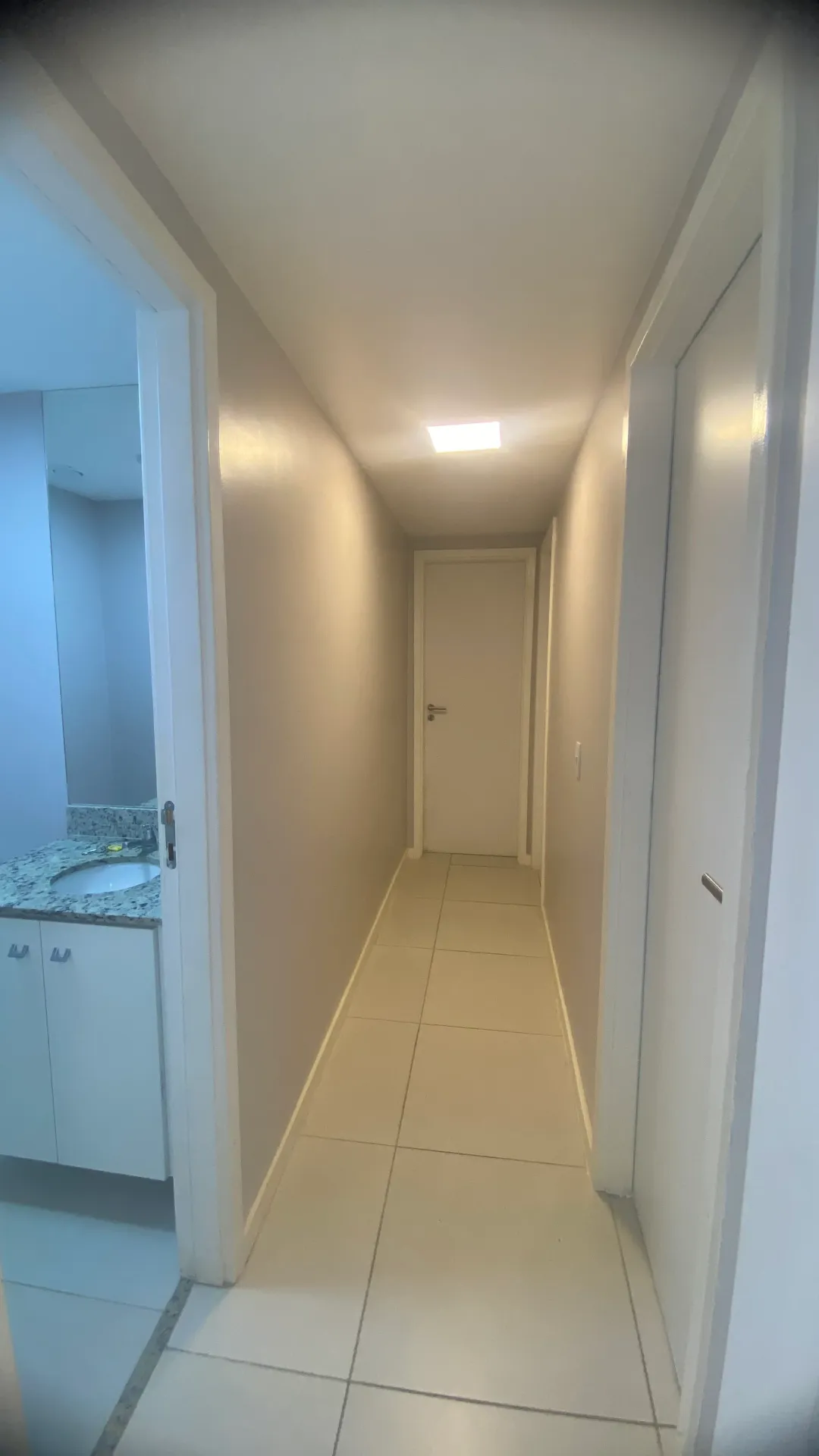 Mountain view in a 4-bedroom apartment, 142 m² — photo 25