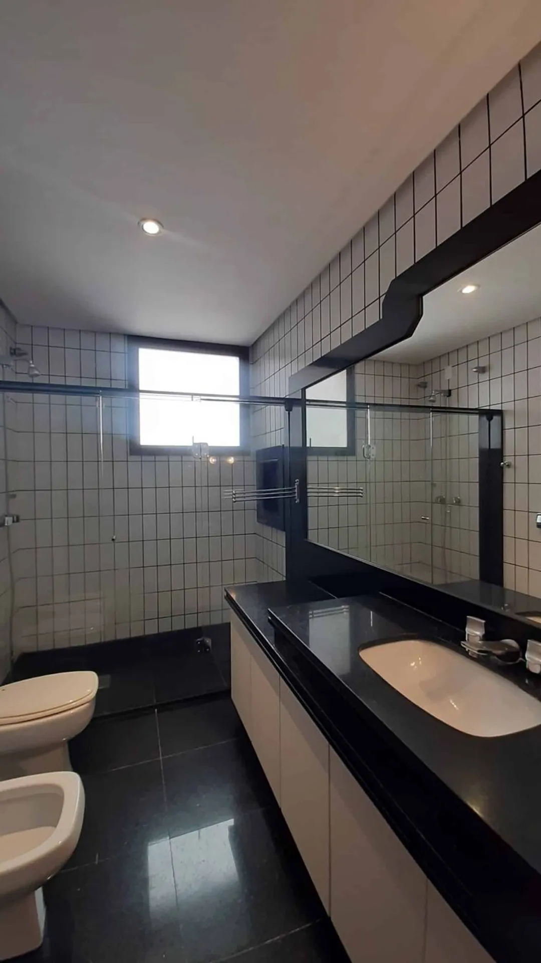 283 m² apartment with 4 bedrooms and 2 en-suites — photo 17