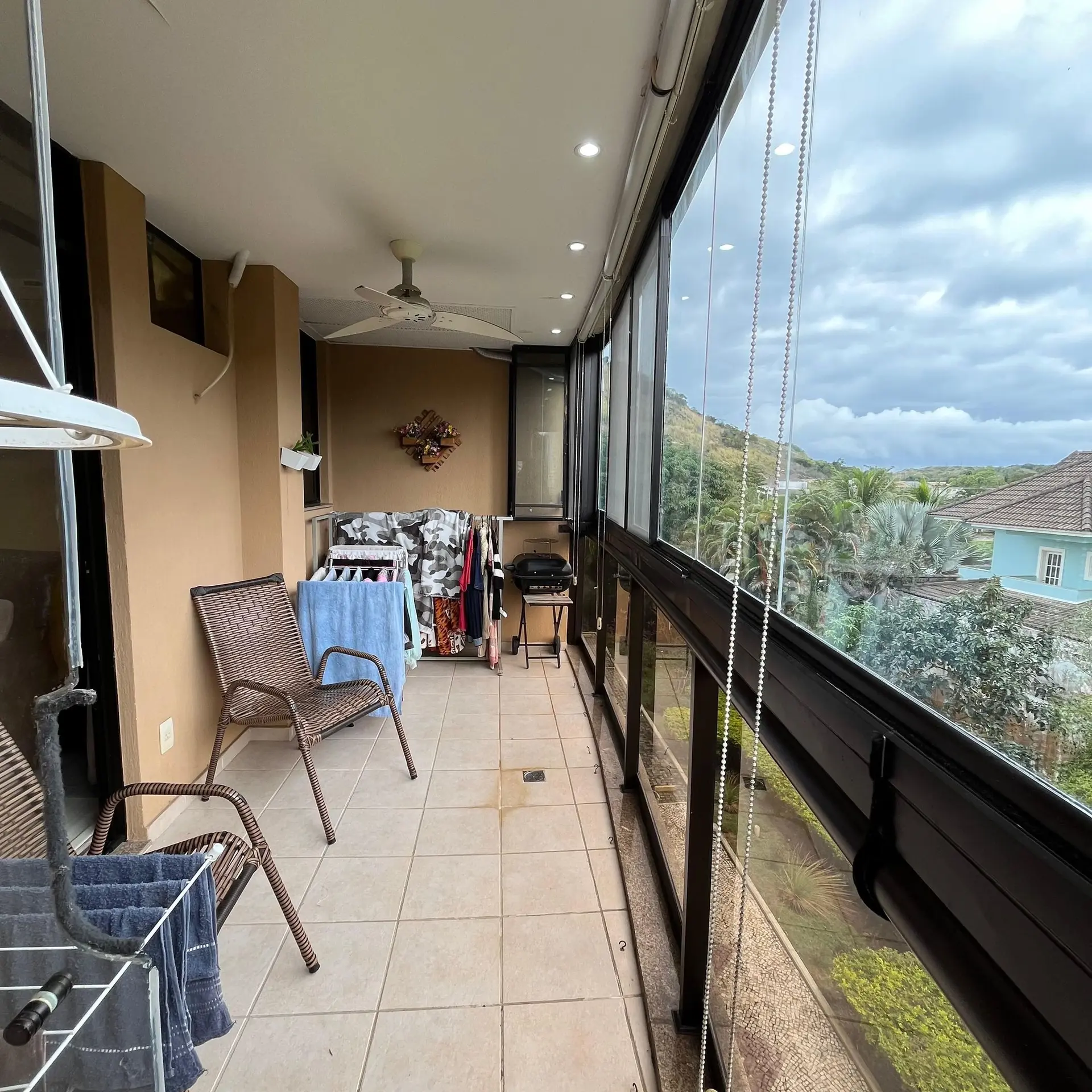 Apartamento mobiliado com 2 quartos e varanda envidraçada — photo 2