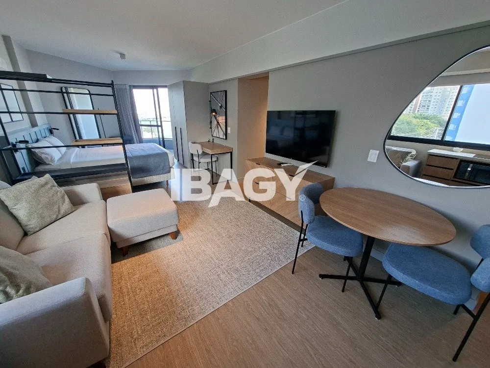Studio with a glassed-in balcony and open-plan kitchen — photo 59