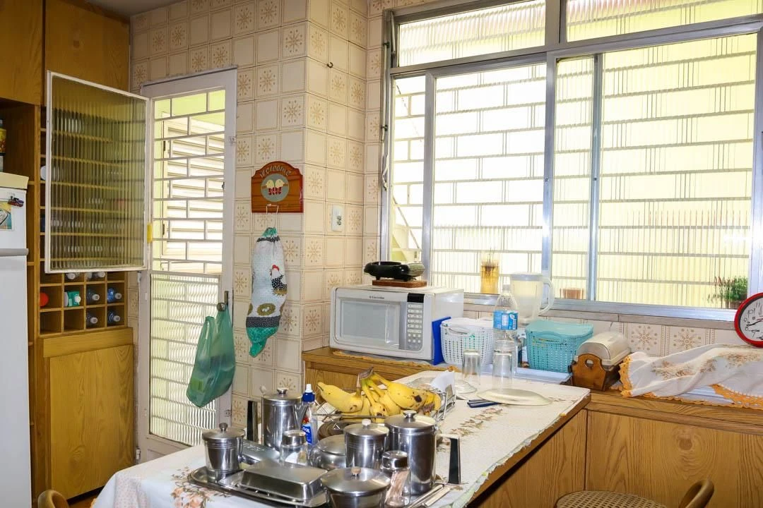 Casa mobiliada com 3 quartos e fogão a gás