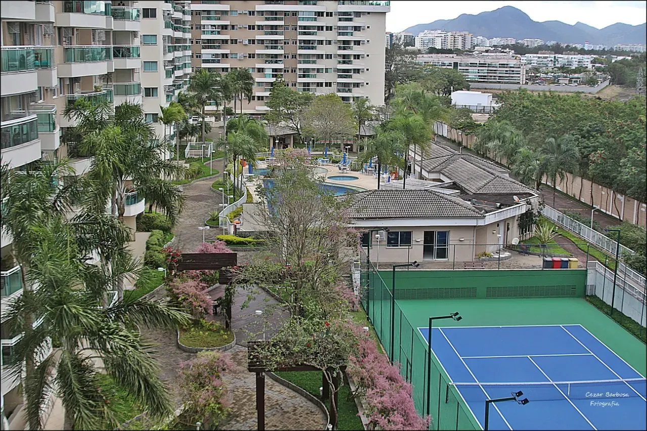 2-bedroom apartment with enclosed balcony and 2 baths — photo 6