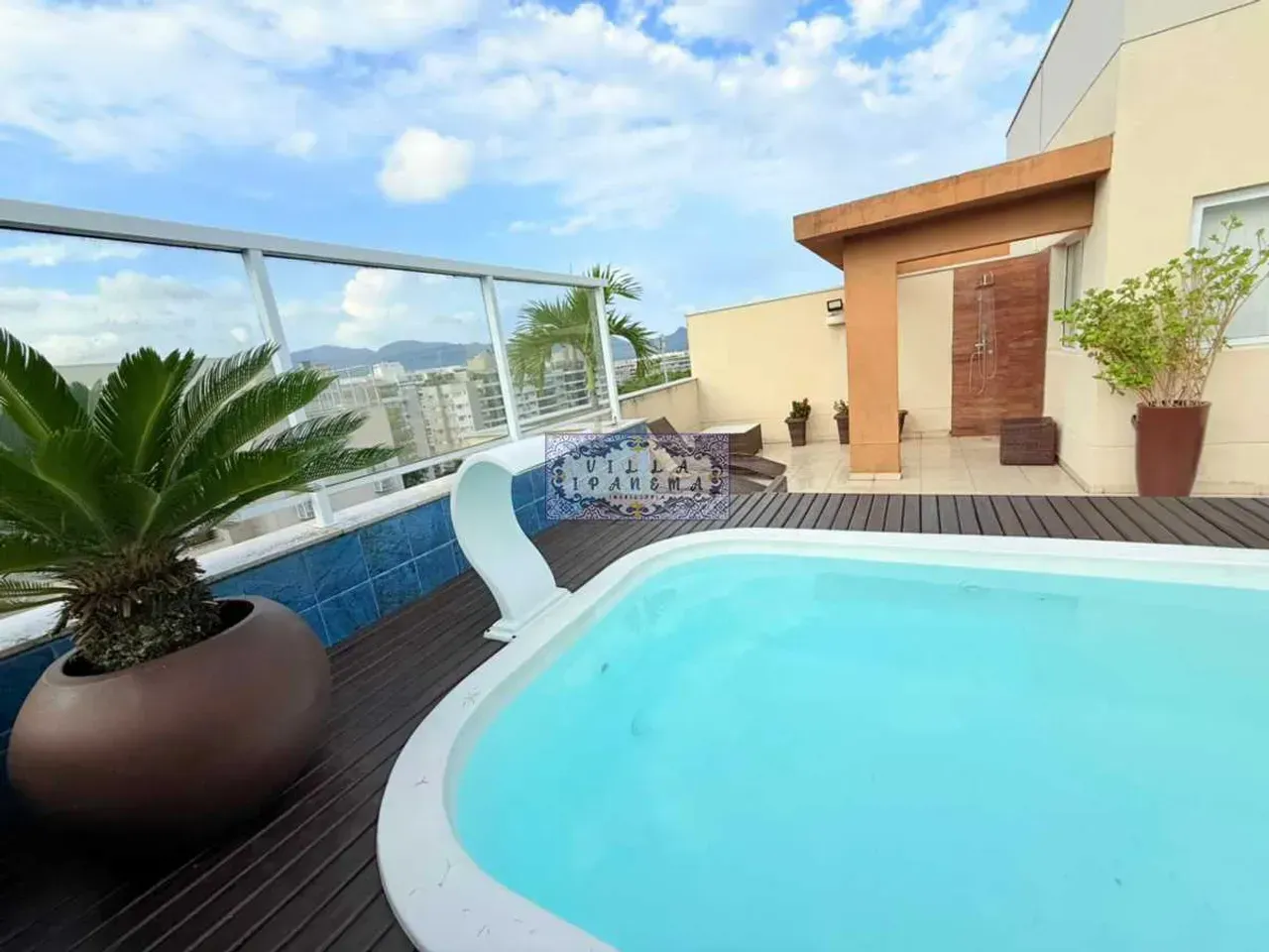 Furnished 3-bedroom duplex with open-plan kitchen — photo 3