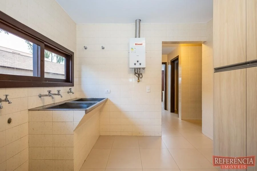 House, 550 m², with a walk-in closet — photo 15