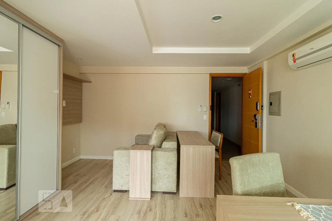 One-bedroom apartment with a home office in Rio de Janeiro — photo 23