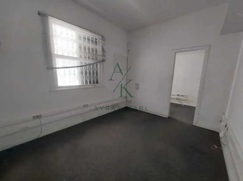 1-bedroom apartment with 5 bathrooms and a separate kitchen — photo 16