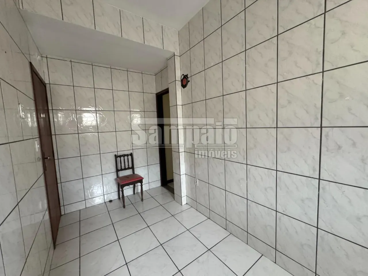 2-bedroom apartment with ceramic tile floors — photo 6