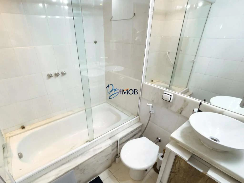 2-bedroom apartment with open-plan kitchen and balcony — photo 21