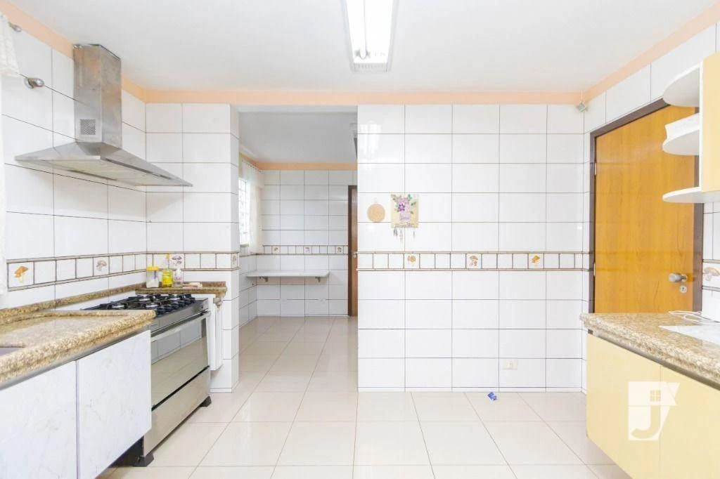 Ванна та 4 спальні: будинок 258 м² — photo 10