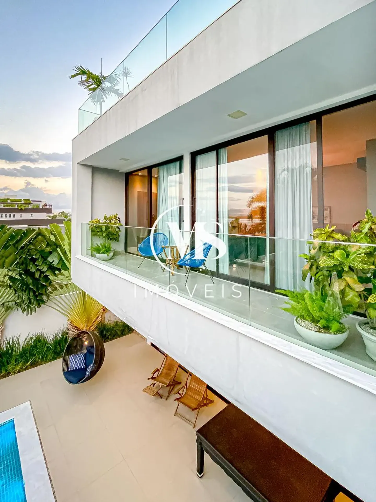 Jacuzzi in a 5-bedroom house, 780 m² — photo 4