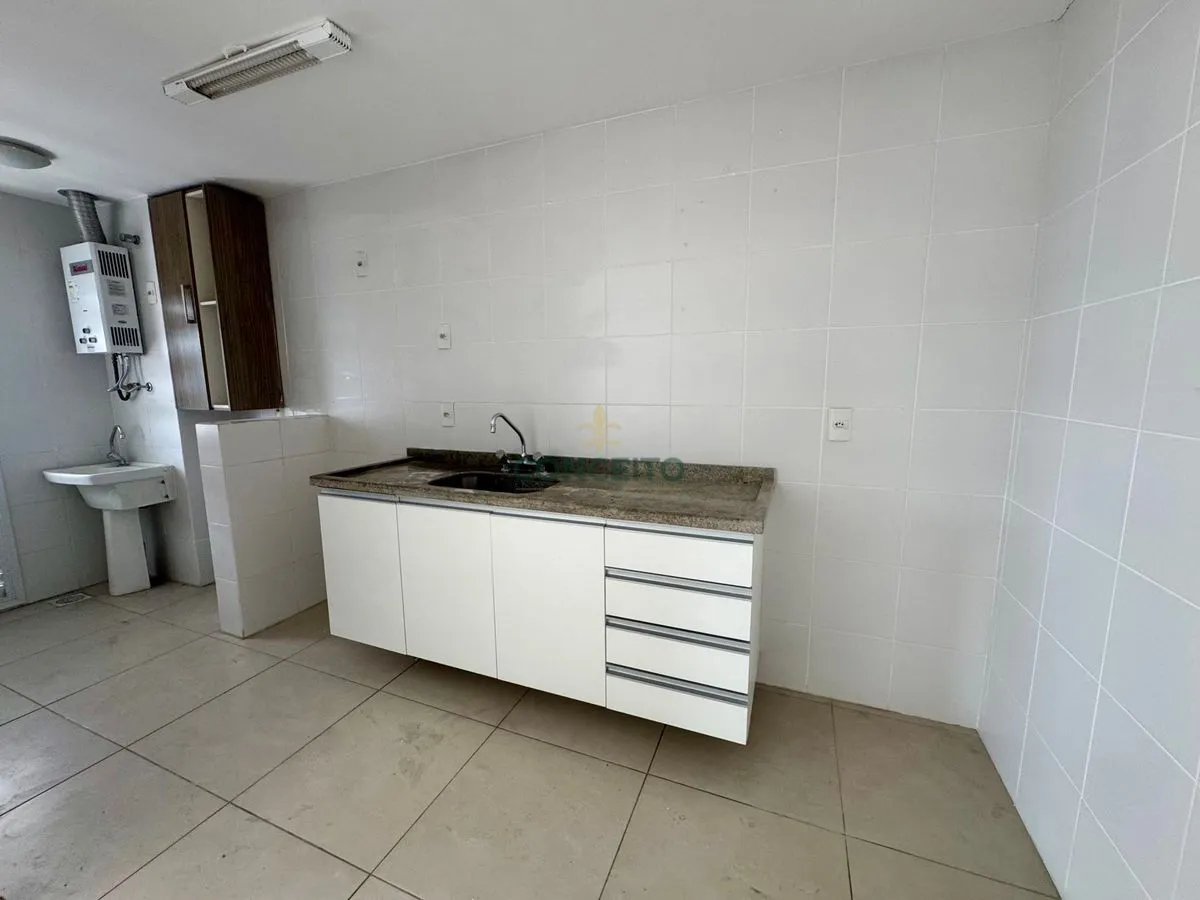 Unfurnished 154 m² apartment with a private garden — photo 2