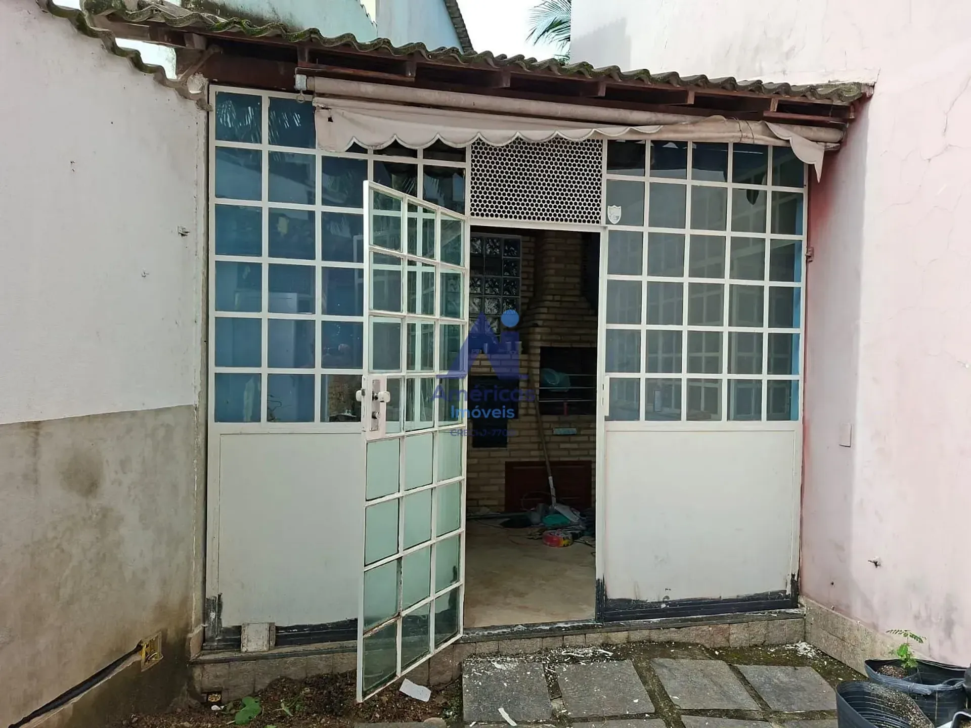 Casa sem mobília com churrasqueira na varanda — photo 14