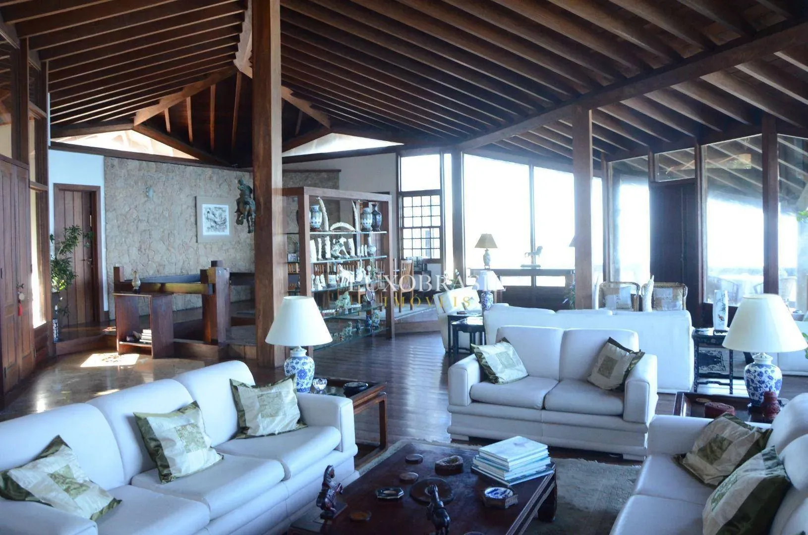 800 m² house with 5 bedrooms and 5 bathrooms — photo 9
