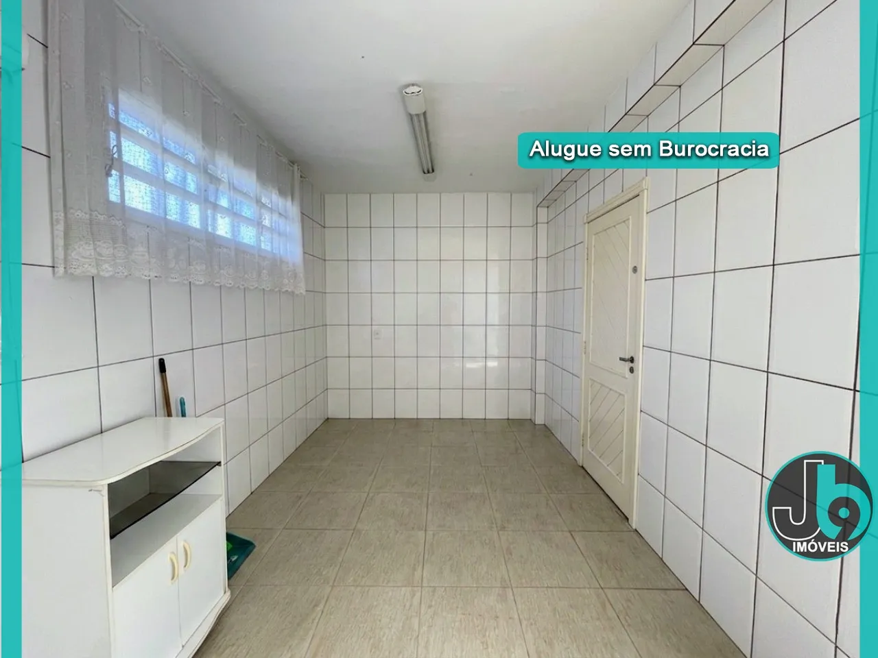360 m² townhouse with 3 en-suite bedrooms and parking — photo 50