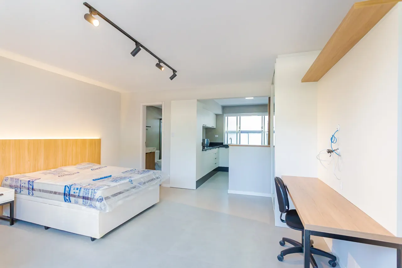 Furnished studio with glass shower and 1 parking spot — photo 14