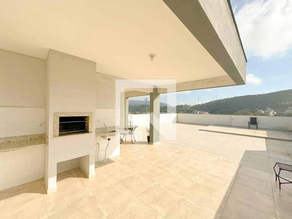 Apartment with 2 bedrooms, 1 en-suite, 2 bathrooms