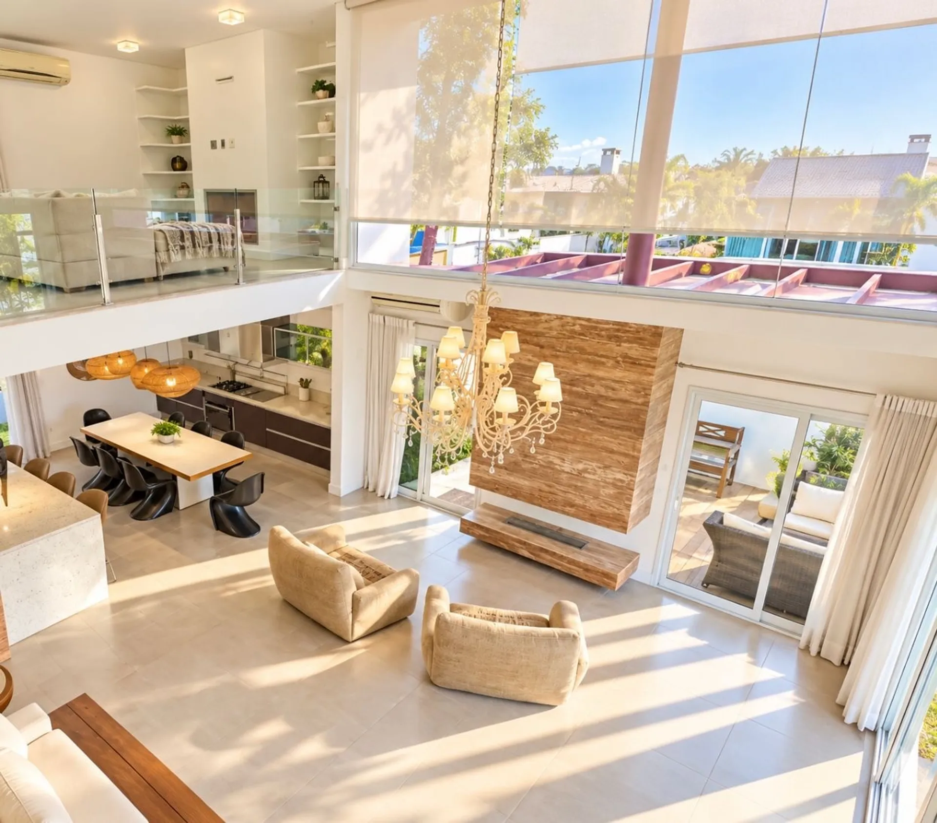 4-bedroom house with a water view — photo 10