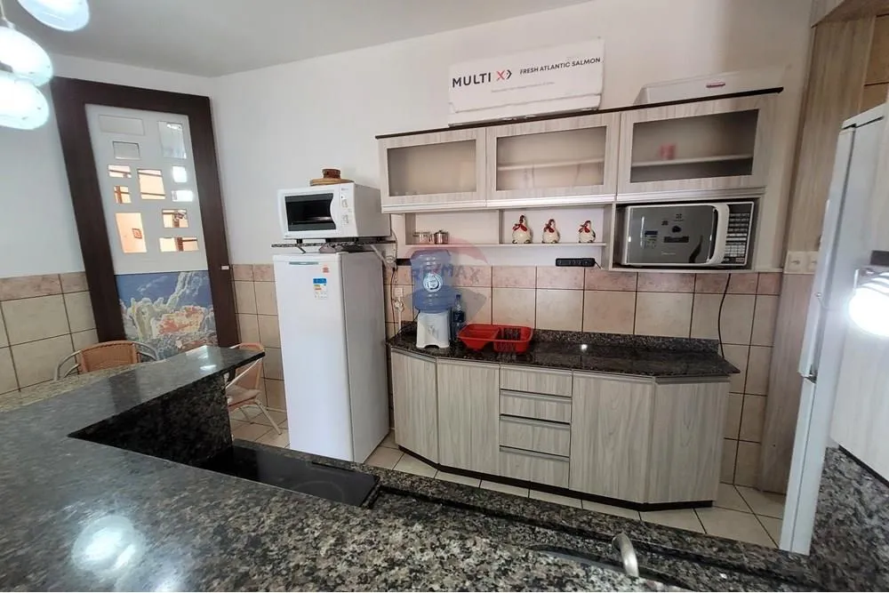 Unfurnished 2-bedroom apartment with open-plan kitchen — photo 12