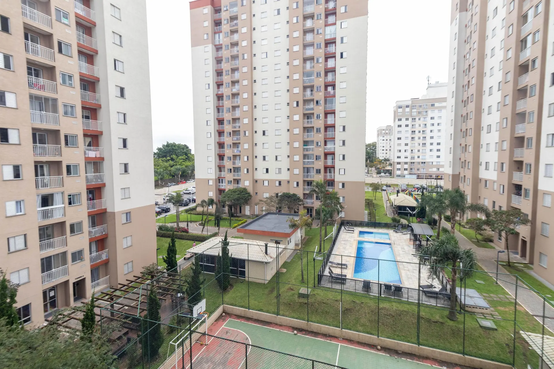 2-bedroom apartment with a home office in Curitiba — photo 16
