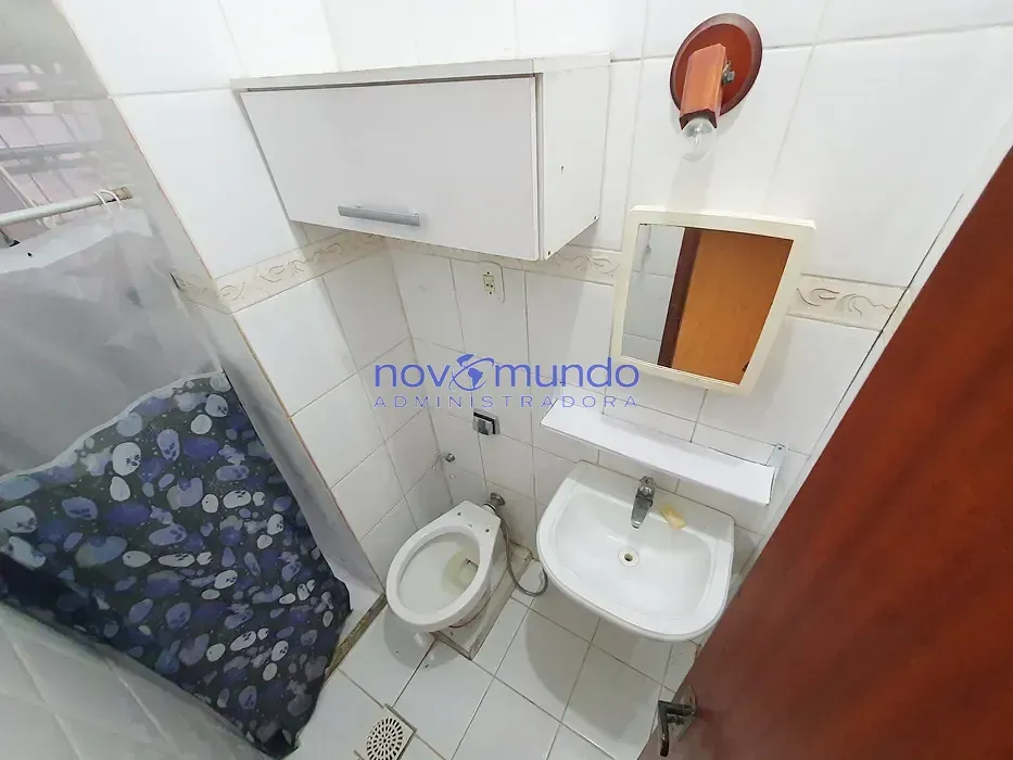 Studio, 23 m², with wood or laminate floors — photo 4