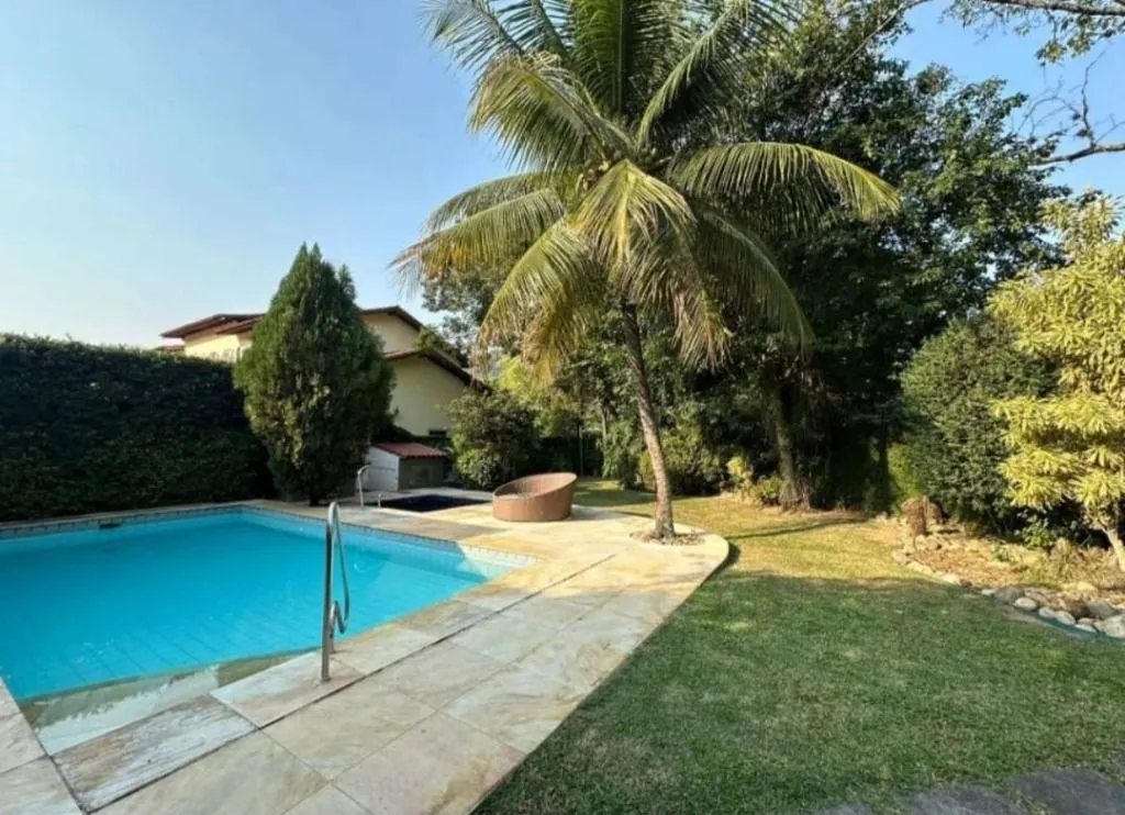 House with 5 bedrooms and 4 bathrooms, 647 m² — photo 46