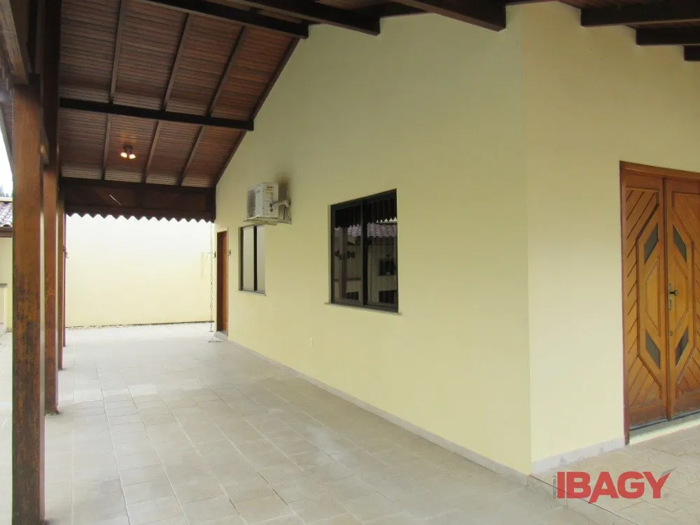 2-bedroom house with a grill on the balcony — photo 21