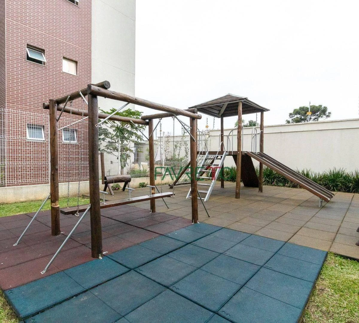 One-bedroom apartment in a building with a pool — photo 50