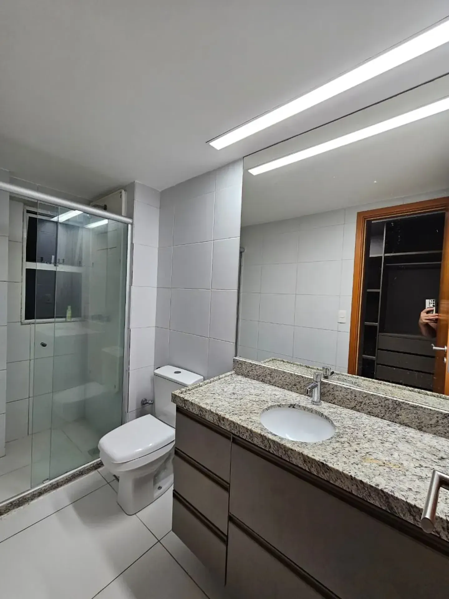 Квартира 185 м² с застеклённым балконом и гардеробной — photo 9