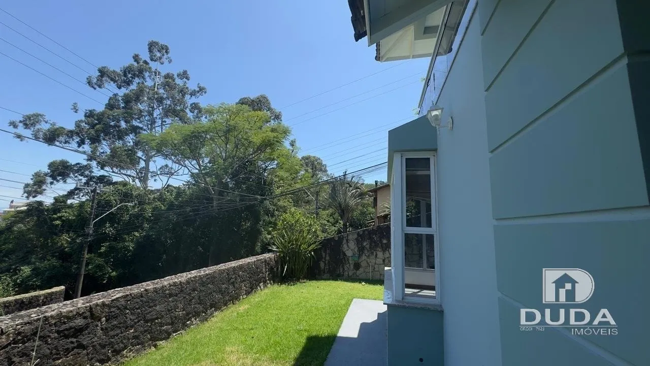 Casa con 3 dormitorios, 4 baños y jardín privado — photo 12