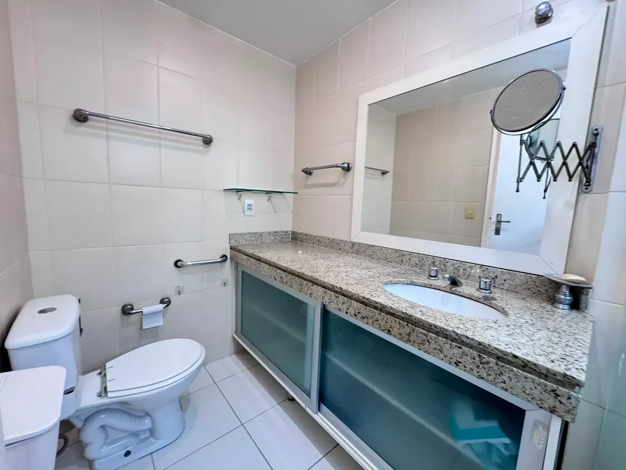 House with 5 bedrooms and 5 bathrooms, city view — photo 4