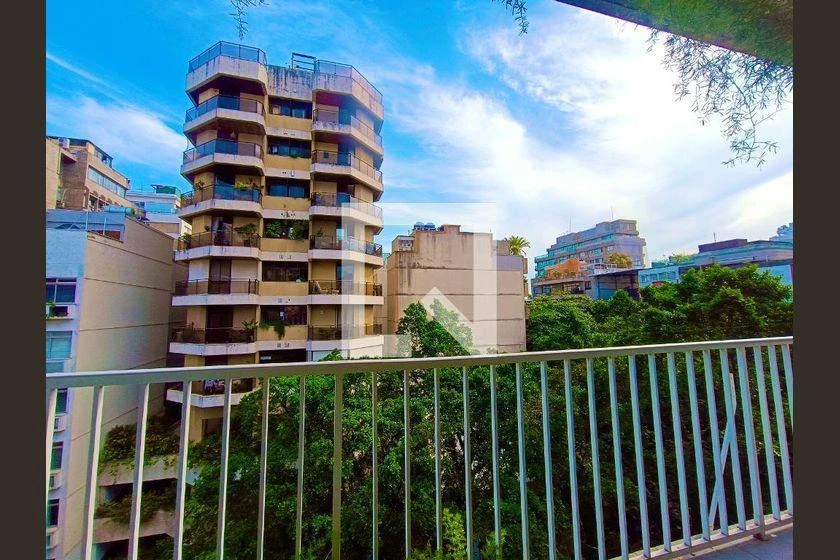 127 m² apartment with 3 en-suite bedrooms and balcony — photo 5