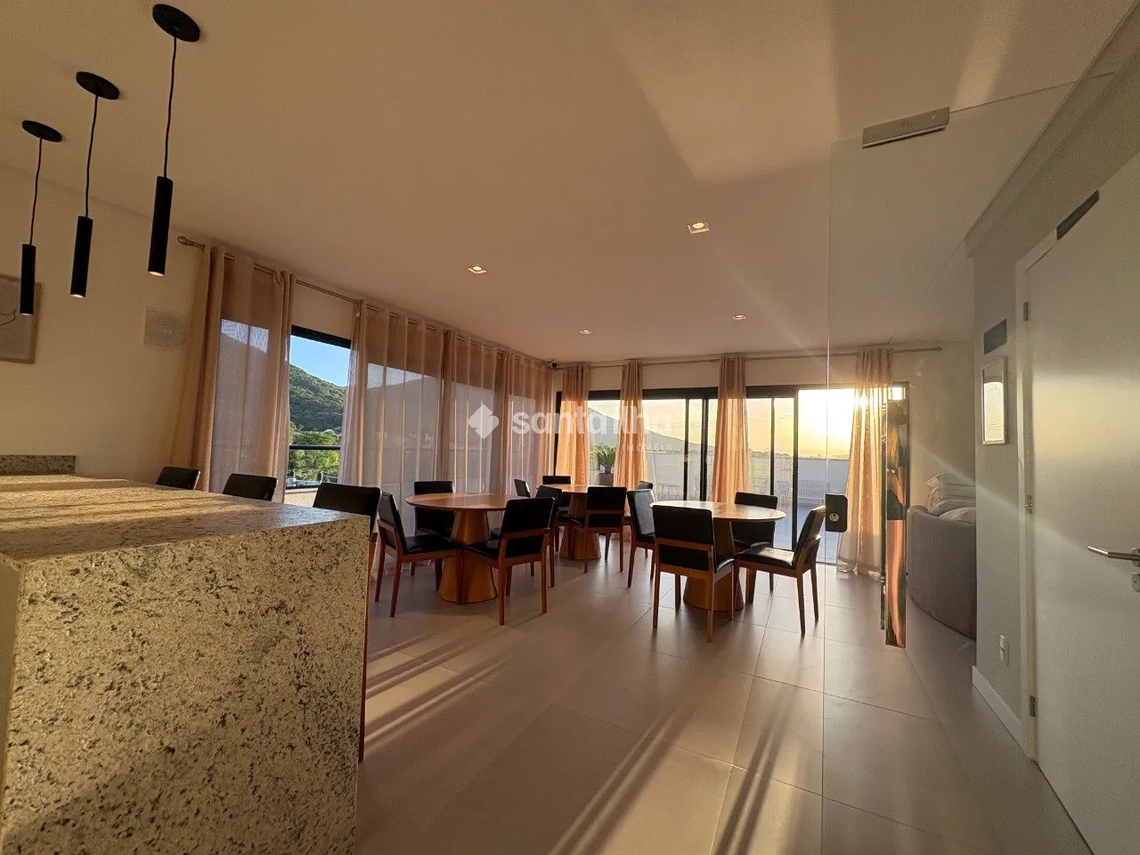 Furnished 1-bedroom apartment with 57 m² and parking — photo 20