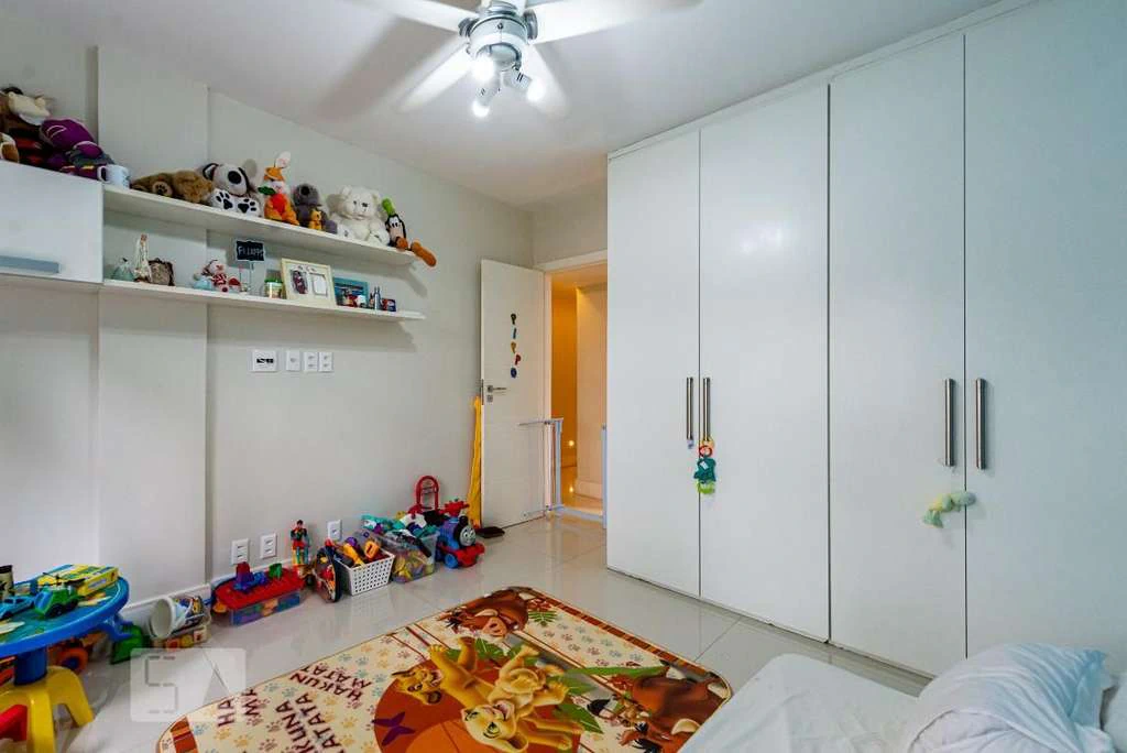 Rental apartment with 4 bedrooms and 200 m² — photo 5